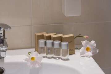 Bathroom amenities