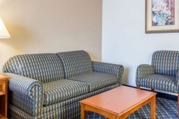 Clarion Hotel & Conference Center 15