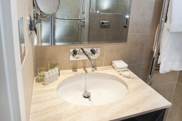 Bathroom sink
