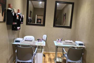Nail salon