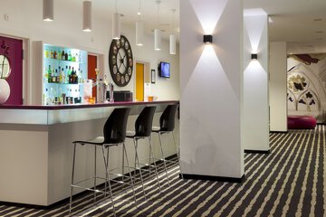 Snack bar