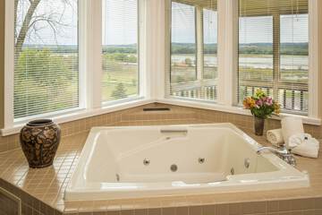 Private spa tub