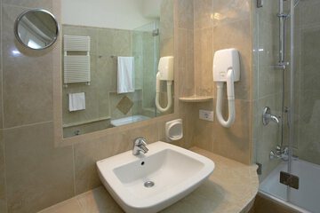 Bathroom sink