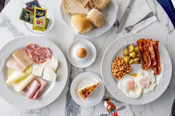 Breakfast meal
