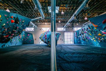 Rock climbing wall - indoor