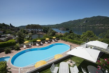 Rooftop pool
