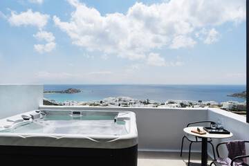 Private spa tub
