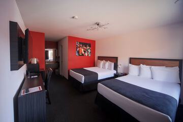 Room 32 of 48