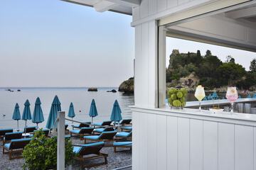 Beach bar