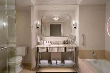 Deluxe Room with King Bed