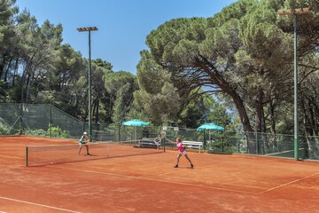 Tennis court
