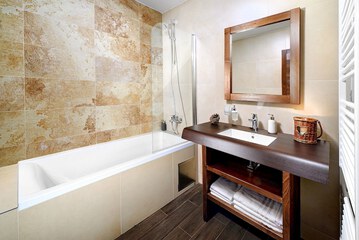 Bathroom sink
