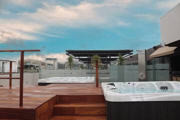 Outdoor spa tub
