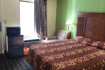 Room 25 of 32