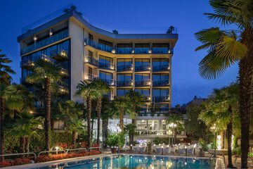 Front of property - evening/night