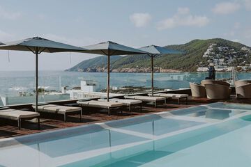 Rooftop pool