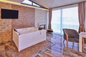Jetted tub