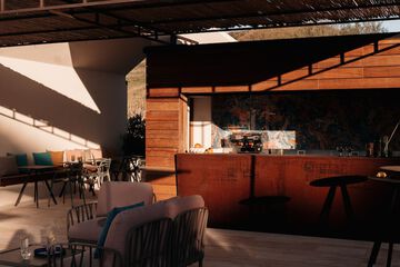 Poolside bar