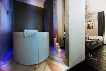 Jetted tub
