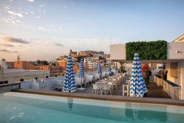 Rooftop pool