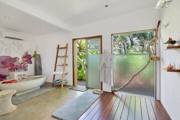 Bathroom shower