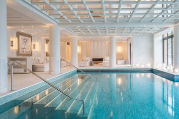 Indoor/outdoor pool