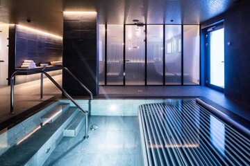Indoor spa tub