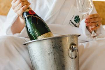 Champagne service