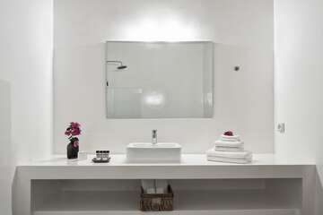 Bathroom sink