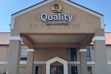 Quality Inn & Suites Pine Bluff