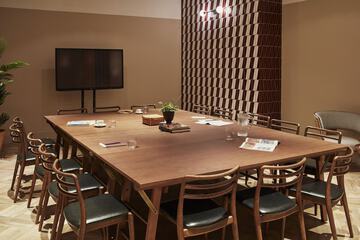Meeting facility