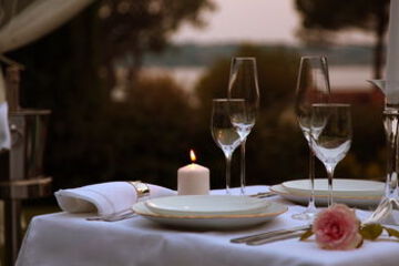 Couples Dining