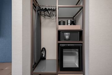 Room 16 of 26