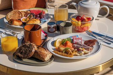 Breakfast buffet