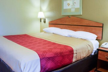  Econo Lodge Inn & Suites Hot Springs 21