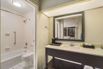 Room 27 of 58