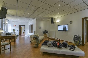 Lobby lounge