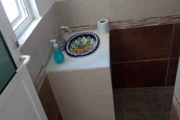 Bathroom sink