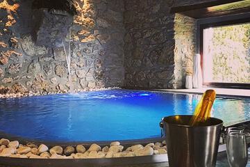 Private spa tub