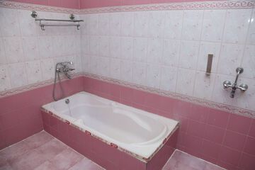 Jetted tub