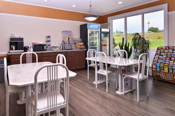 Breakfast/Coffee Service 21 of 23