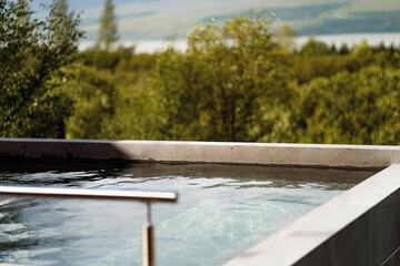 Private spa tub