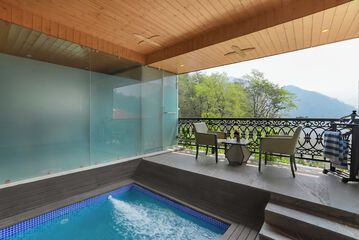 Private pool