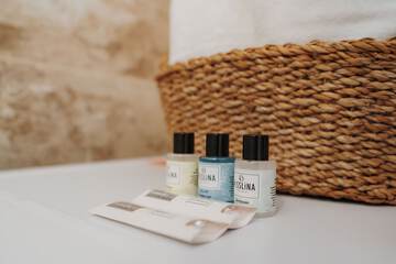 Bathroom amenities