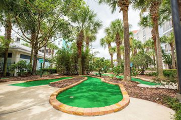 Mini-golf