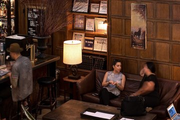 Lobby lounge