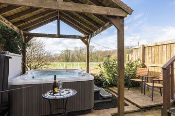 Private spa tub