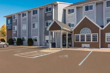 MainStay Suites Clarion PA near I-80