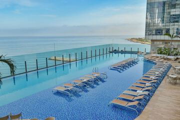 Infinity pool