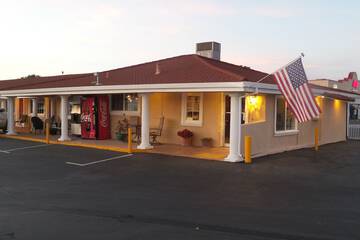 Holiday Motel Oakdale